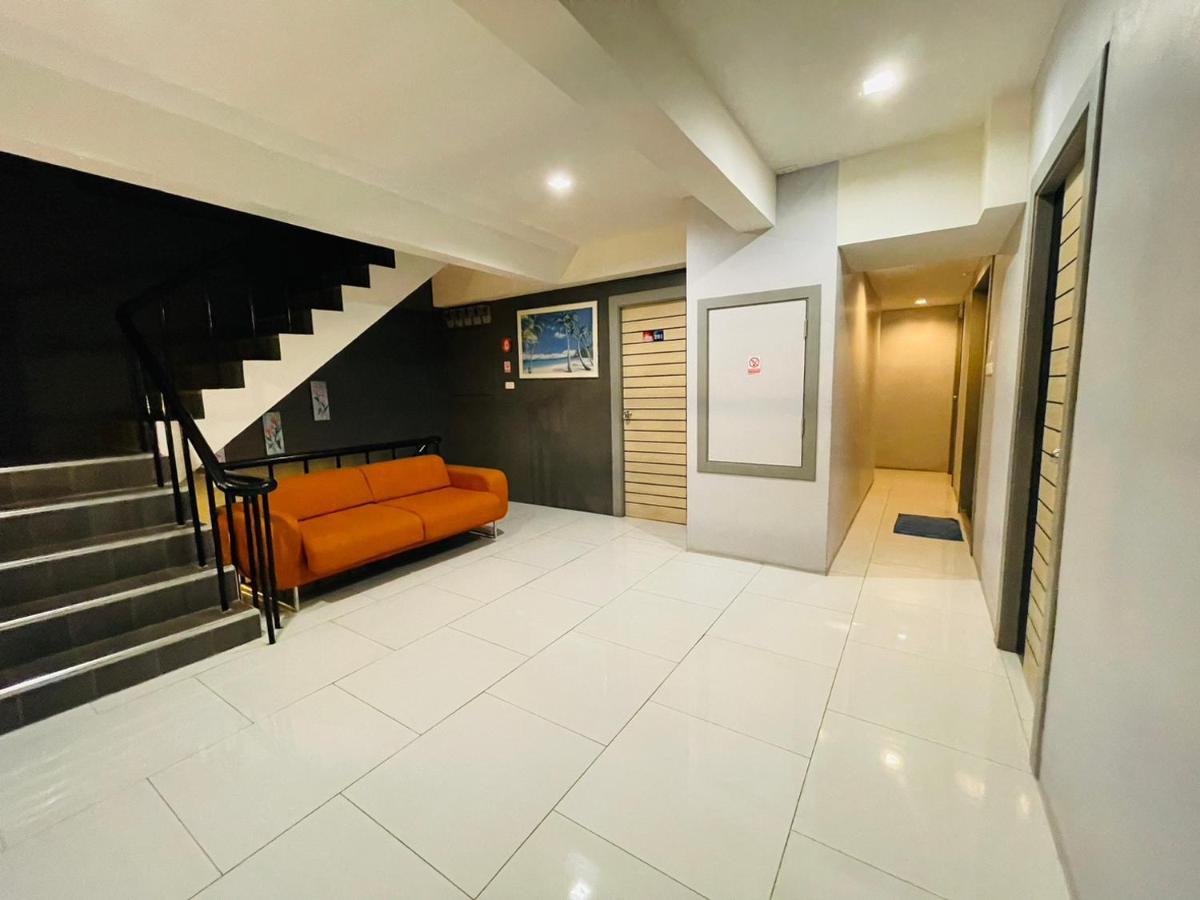 Rabbitel Phuket Hostel Exterior photo