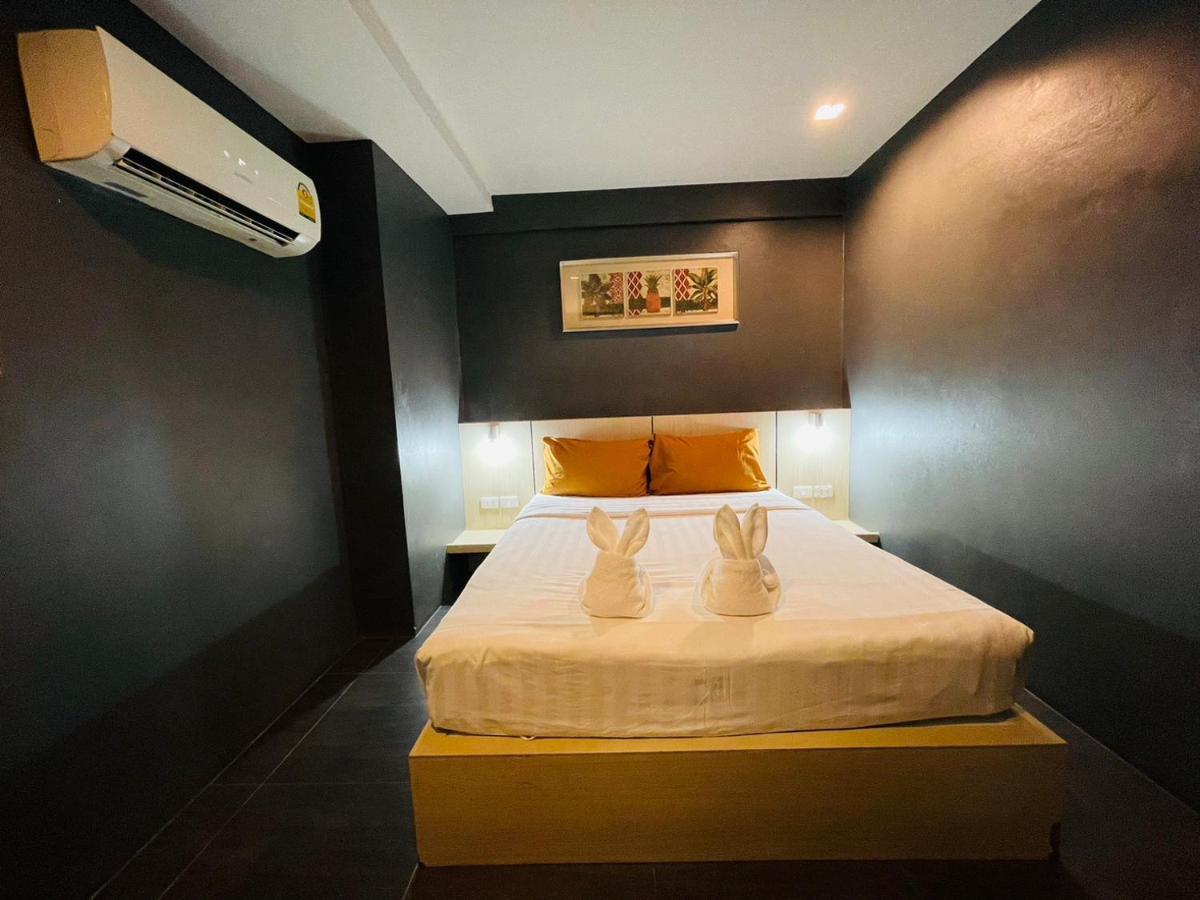 Rabbitel Phuket Hostel Exterior photo